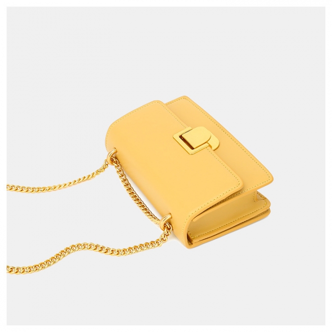 Bolso bandolera de cadena dorada pequeña de diseño nuevo con cerradura metálica 